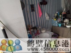 鶴鳴花園車(chē)庫(kù)出租（地上車(chē)庫(kù)，像當(dāng)于一樓）