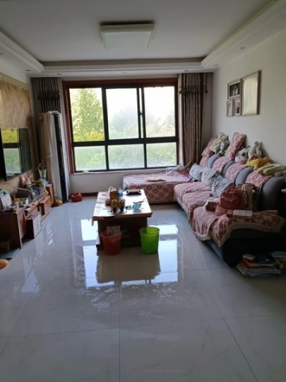 急售風(fēng)水好房子，簡(jiǎn)裝，送品牌家具家電，可拎包入住